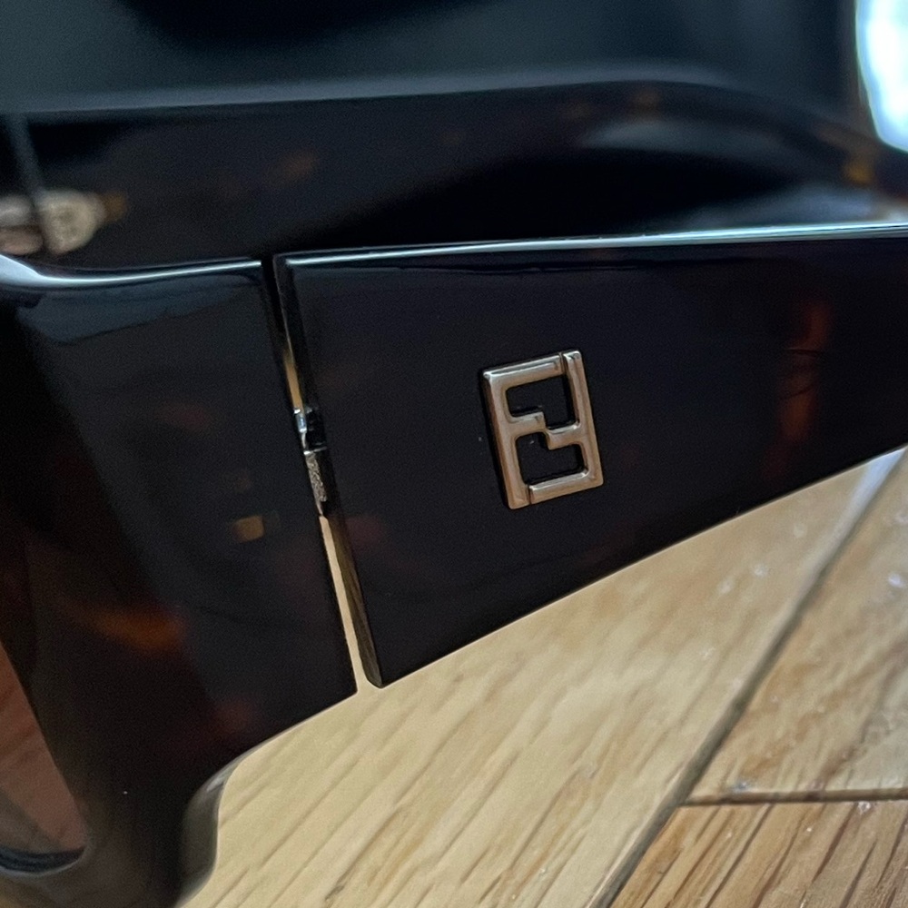 FENDI Tortoise Havana Sunglasses - Picture 5 of 5